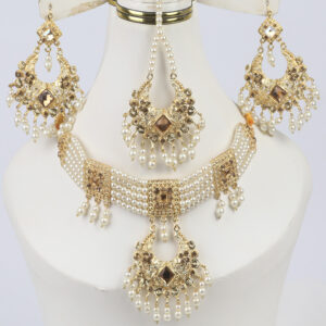 Golden And Pearl Jewelry Sets With Matha Patti (Code: 7790)