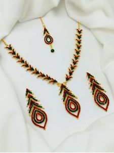 Traditional Jewelry Set with Earrings & Bindia (Code:22589)