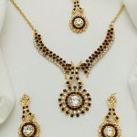 Traditional Jewelry Set with Earrings & Bindia (Code:22592) - Image 2