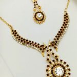 Traditional Jewelry Set with Earrings & Bindia (Code:22592) - Image 3