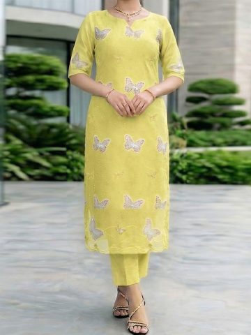 2 PCs Heavy Embroidered Lawn Dress With Plain Trouser (Unstitched) (Code:182540)